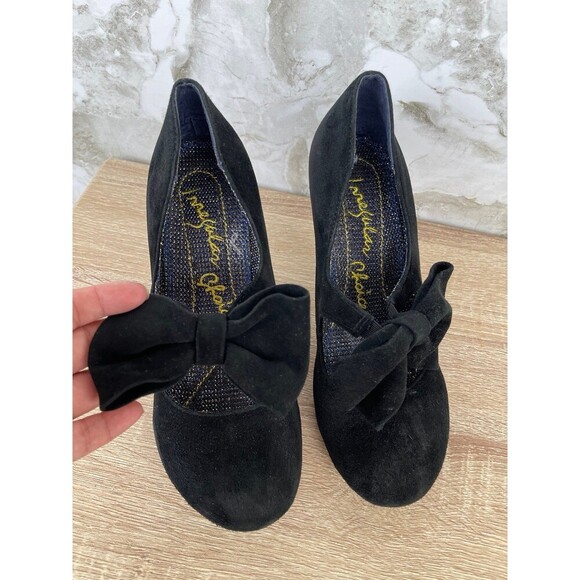 IRREGULAR CHOICE WINDSOR Black Suede Bow Pumps size 39/8 - Picture 2 of 6